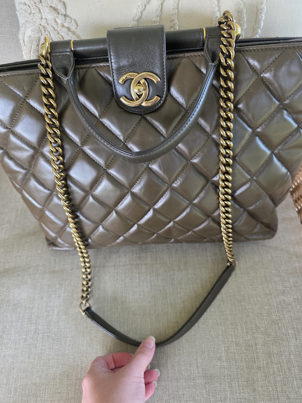 Chanel Quilted Leather Chain Tote Bag - Dark Green - Picture 4 of 13